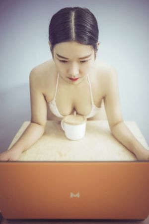 向着炮火前进